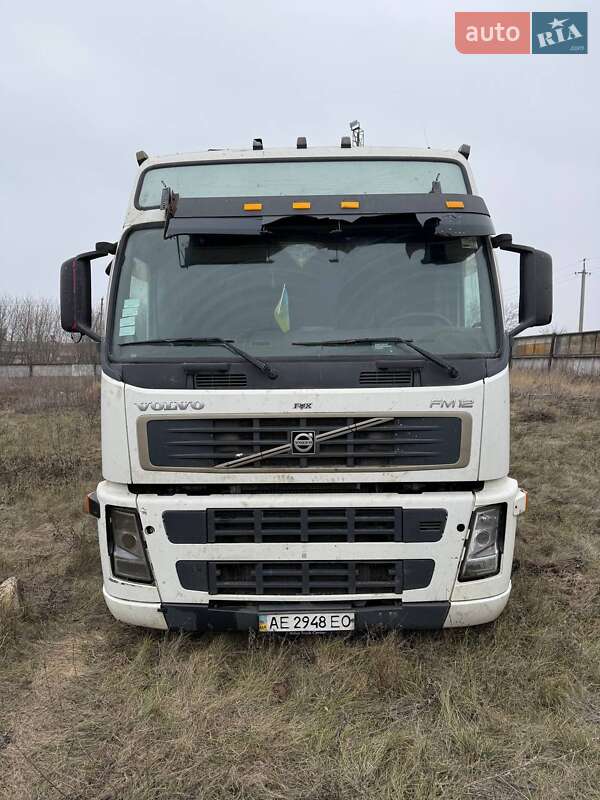 Зерновоз Volvo FM 12 2005 в Днепре Зерновоз Volvo FM 12 2005 в Днепре