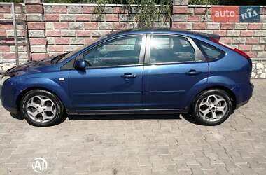 Хэтчбек Ford Focus 2007 в Волочиске