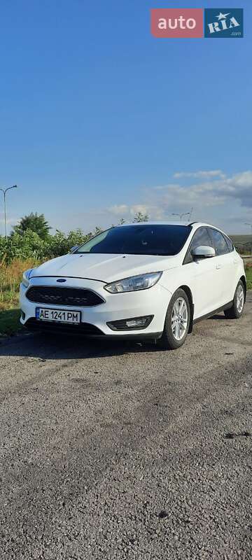 Хэтчбек Ford Focus 2015 в Днепре