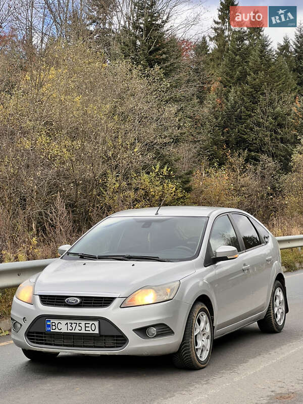 Хэтчбек Ford Focus 2008 в Сходнице
