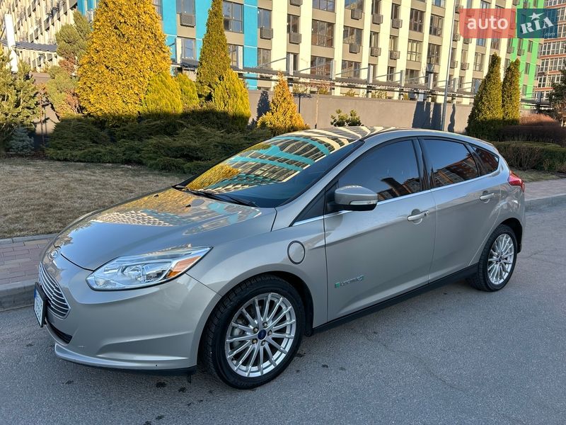 Хэтчбек Ford Focus 2014 в Днепре