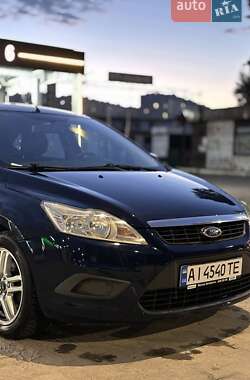 Хэтчбек Ford Focus 2010 в Вишневом