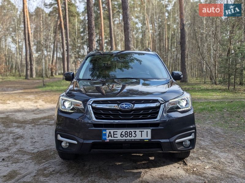 Позашляховик / Кросовер Subaru Forester 2017 в Києві