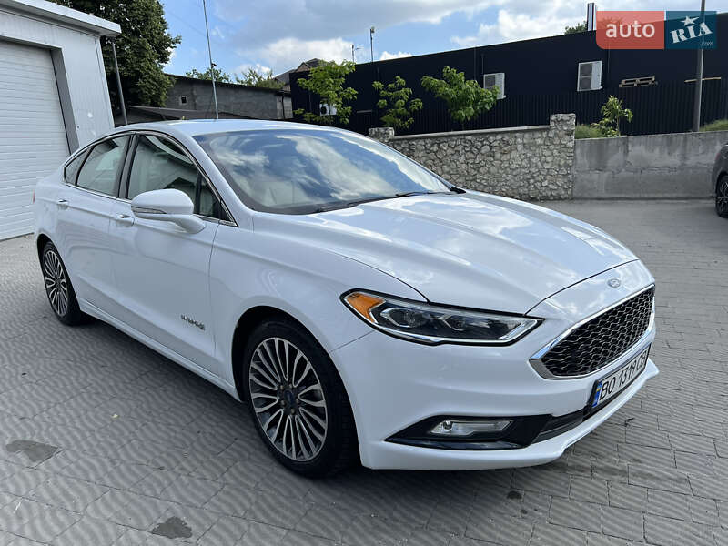 Седан Ford Fusion 2017 в Тернополе Седан Ford Fusion 2017 в Тернополе
