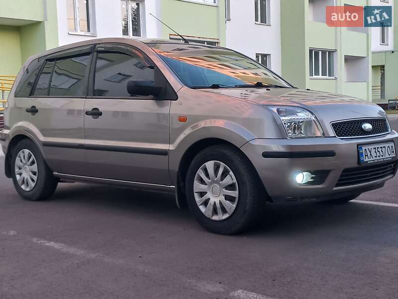 Хэтчбек Ford Fusion 2003 в Харькове
