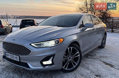 Седан Ford Fusion 2020 в Малині