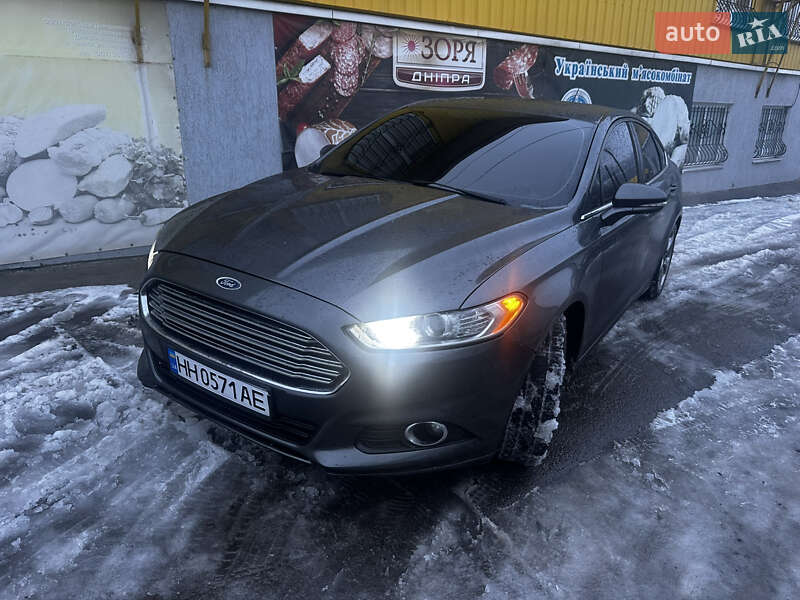 Седан Ford Fusion 2015 в Умани
