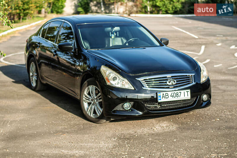 Седан Infiniti G25 2010 в Дубровиці Седан Infiniti G25 2010 в Дубровиці