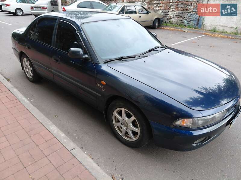Седан Mitsubishi Galant 1995 в Кременчуге