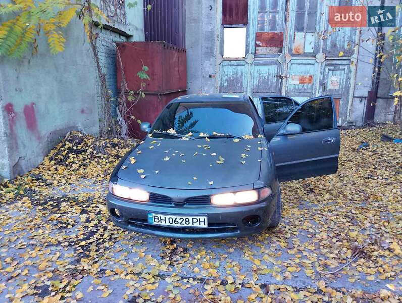 Седан Mitsubishi Galant 1993 в Одессе