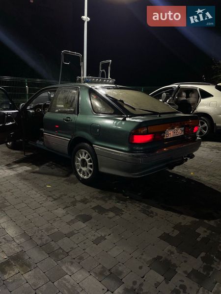 Ліфтбек Mitsubishi Galant 1989 в Одесі Ліфтбек Mitsubishi Galant 1989 в Одесі