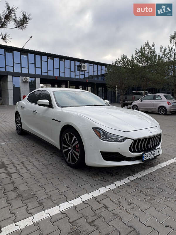 Седан Maserati Ghibli 2018 в Ровно
