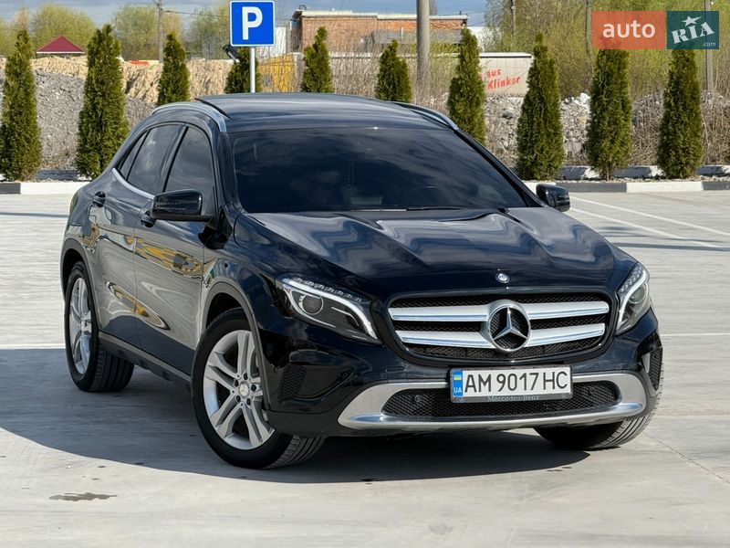 Позашляховик / Кросовер Mercedes-Benz GLA-Class 2015 в Звягелі
