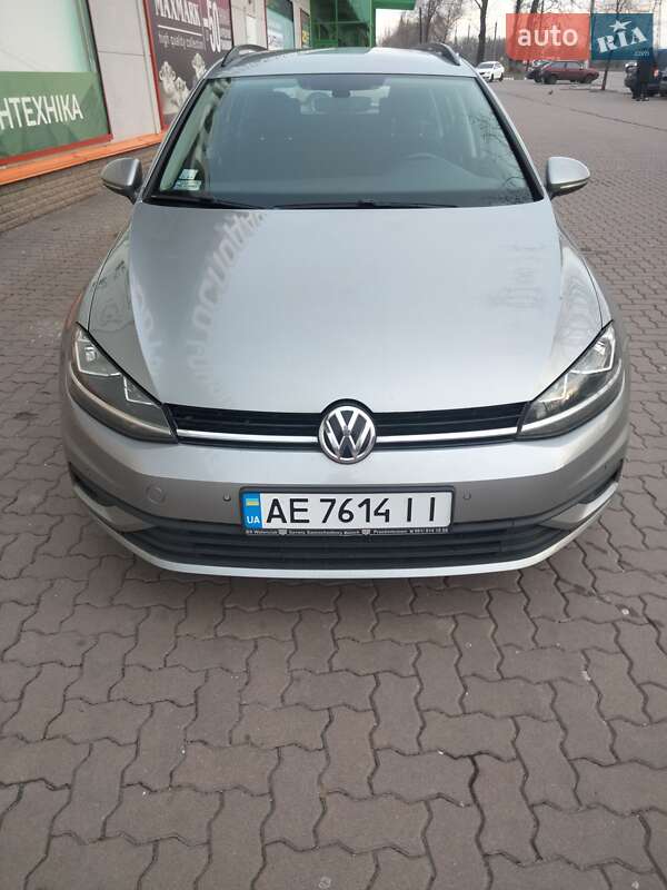 Універсал Volkswagen Golf 2017 в Кривому Розі