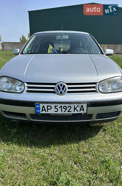Хетчбек Volkswagen Golf 2000 в Томаківці