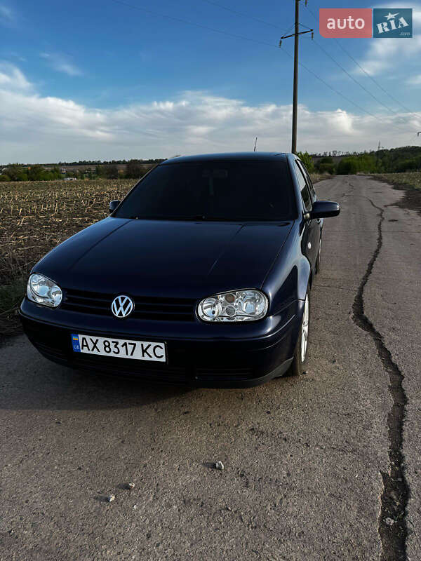 Хэтчбек Volkswagen Golf 2001 в Краснограде Хэтчбек Volkswagen Golf 2001 в Краснограде
