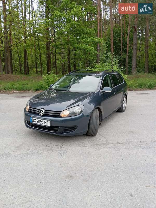 Универсал Volkswagen Golf 2010 в Полонном
