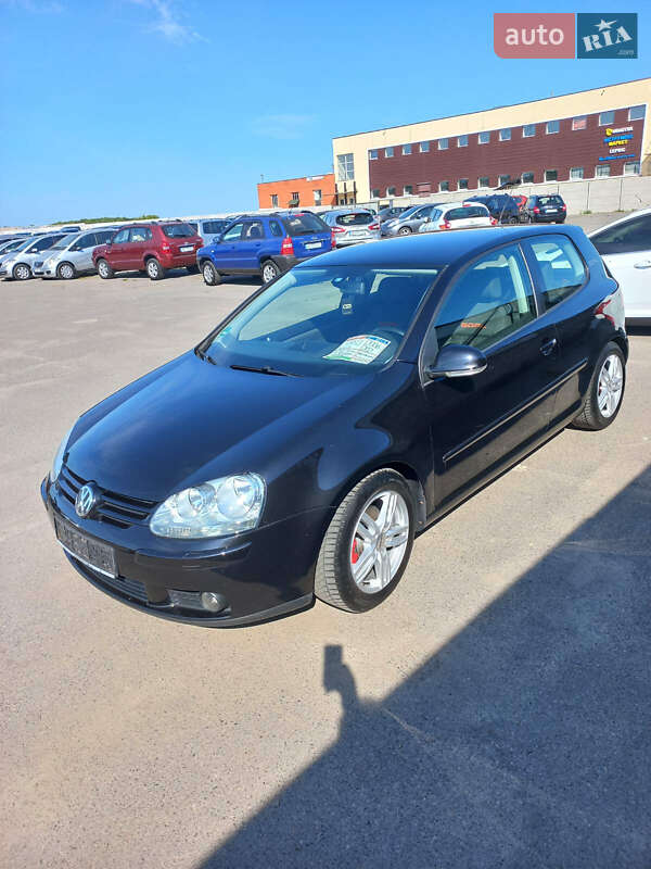Хэтчбек Volkswagen Golf 2006 в Виннице