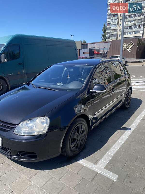 Хэтчбек Volkswagen Golf 2005 в Черкассах