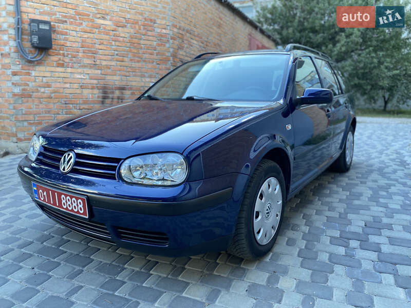 Универсал Volkswagen Golf 2001 в Хороле