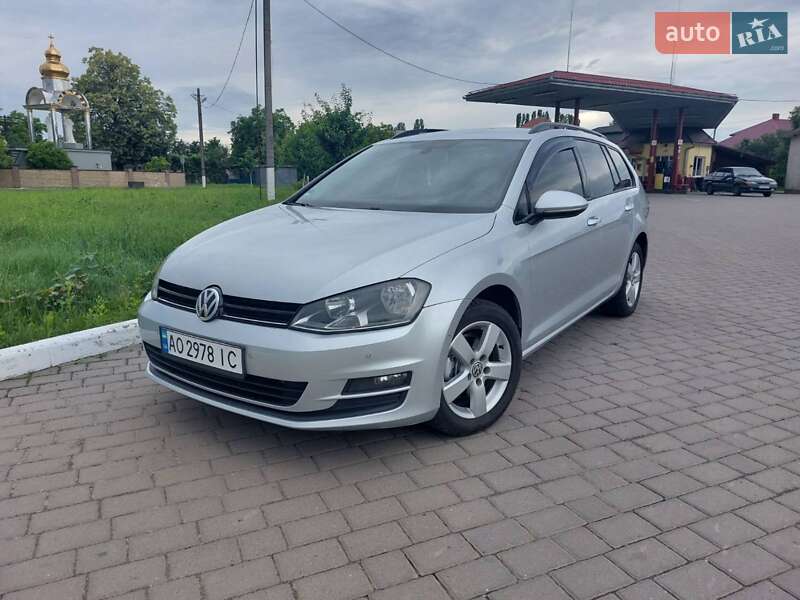 Универсал Volkswagen Golf 2013 в Иршаве