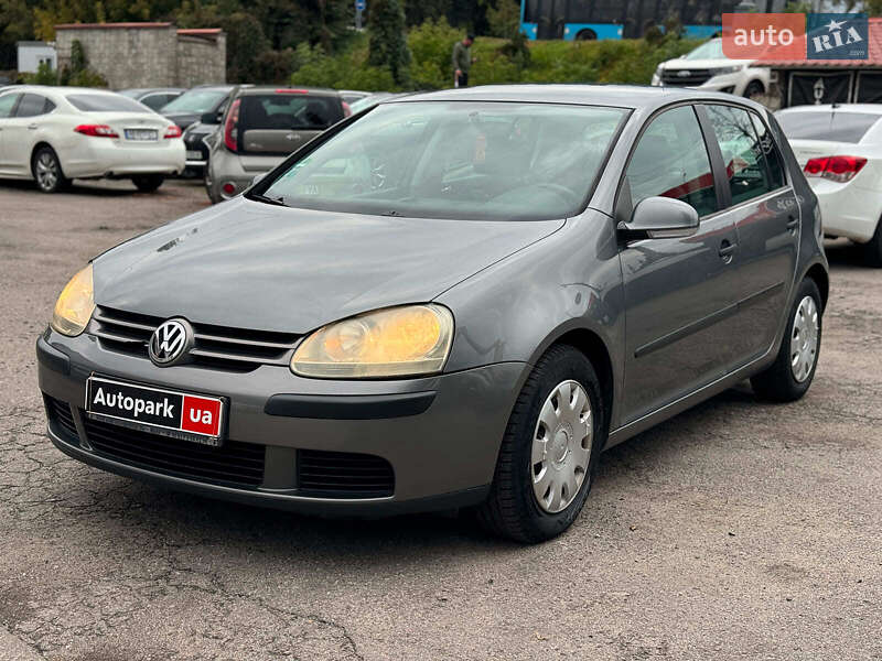 Хэтчбек Volkswagen Golf 2005 в Виннице