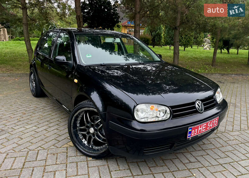 Хэтчбек Volkswagen Golf 2003 в Дрогобыче