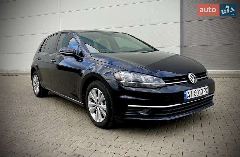 Хэтчбек Volkswagen Golf 2019 в Киеве