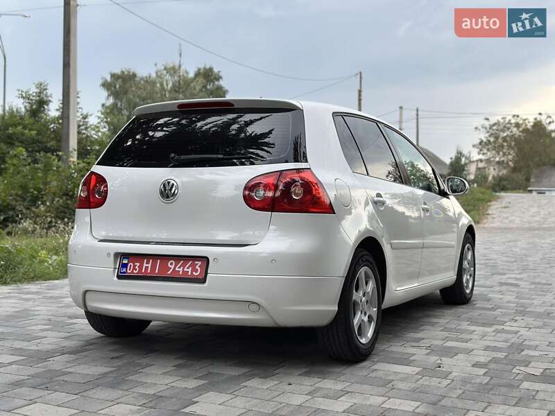 Хэтчбек Volkswagen Golf 2006 в Вознесенске