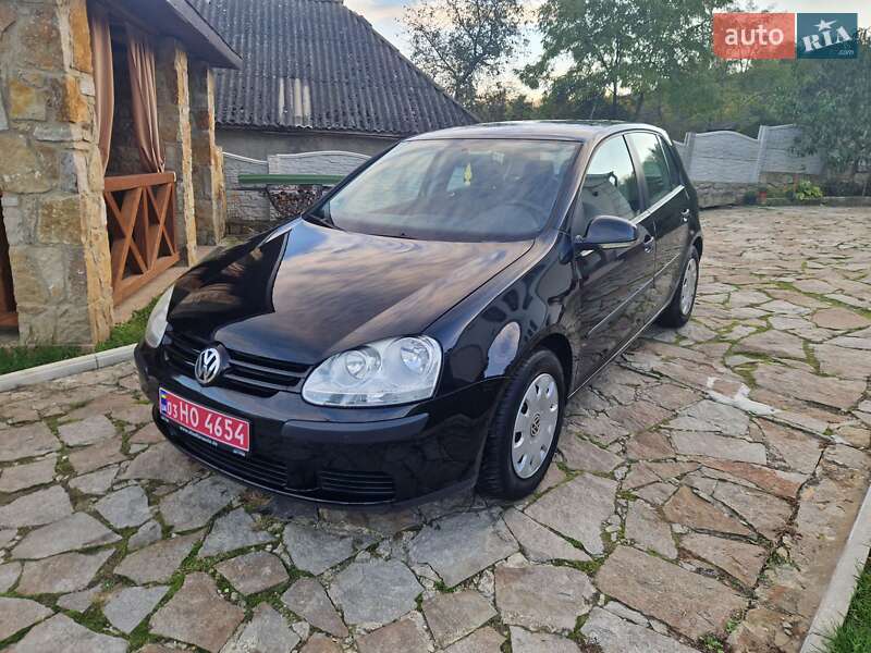 Хэтчбек Volkswagen Golf 2006 в Могилев-Подольске