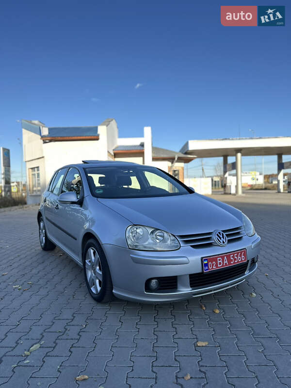 Хэтчбек Volkswagen Golf 2005 в Виннице