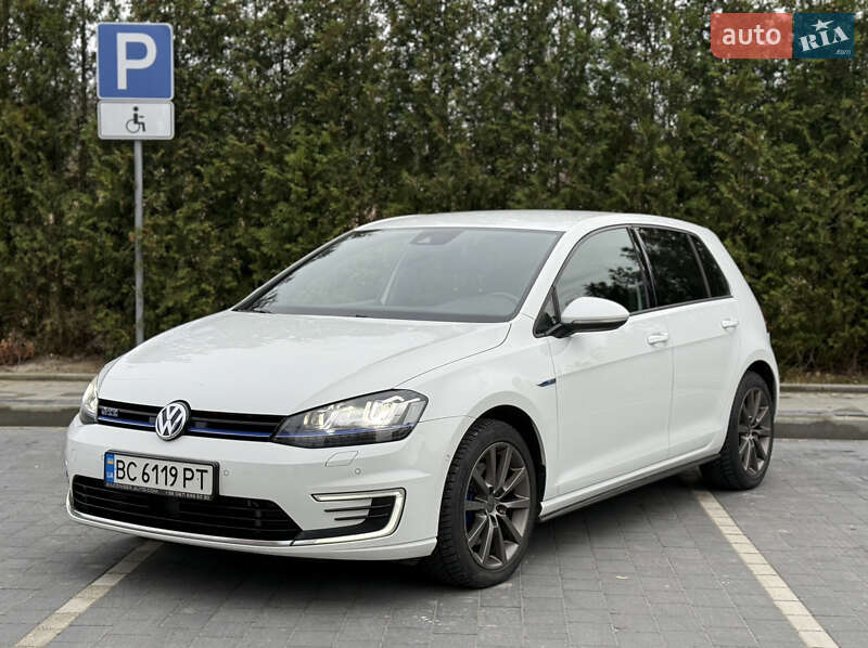 Хэтчбек Volkswagen Golf 2015 в Городке