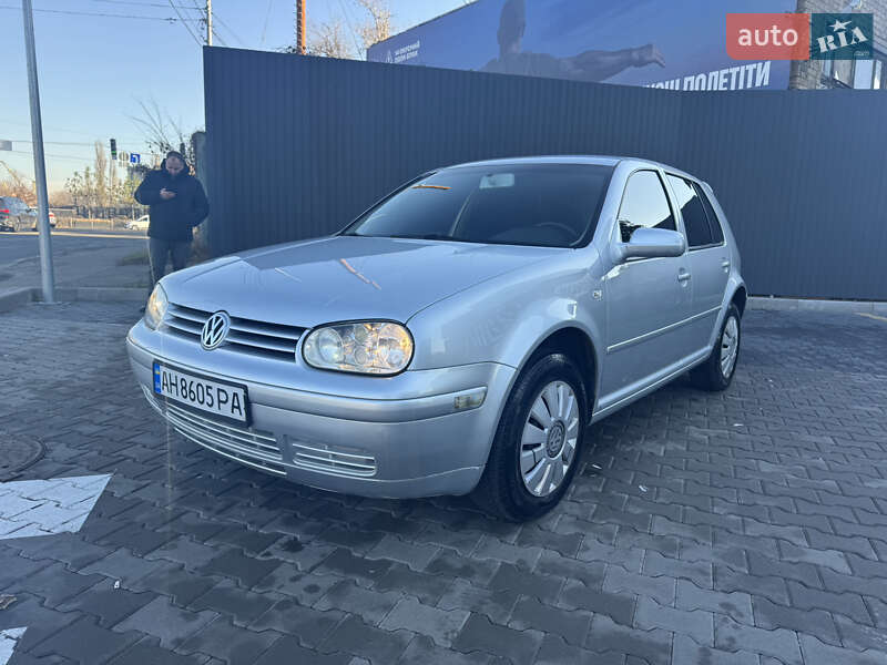 Хетчбек Volkswagen Golf 2003 в Полтаві