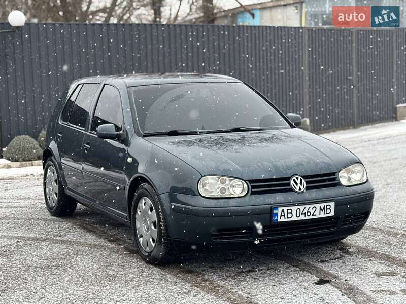 Хэтчбек Volkswagen Golf 2001 в Виннице