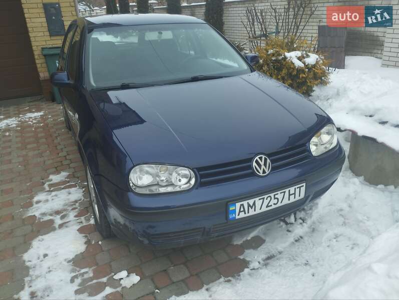 Хэтчбек Volkswagen Golf 2002 в Житомире Хэтчбек Volkswagen Golf 2002 в Житомире