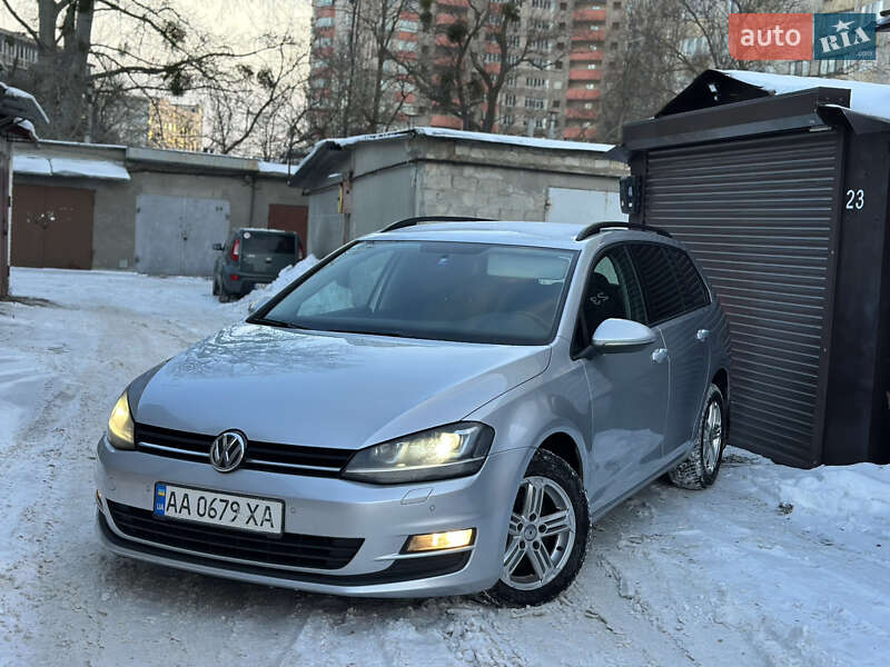 Универсал Volkswagen Golf 2013 в Киеве