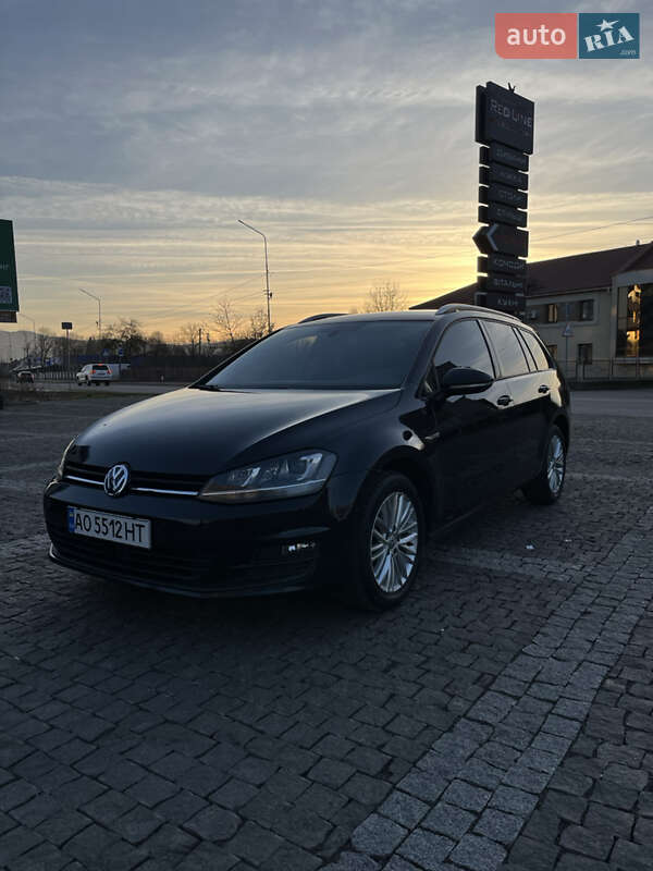 Универсал Volkswagen Golf 2014 в Хусте