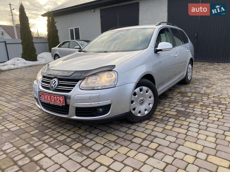 Универсал Volkswagen Golf 2008 в Нововолынске