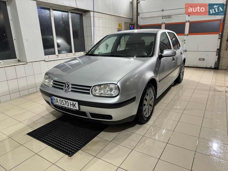 Хэтчбек Volkswagen Golf 2000 в Александрие