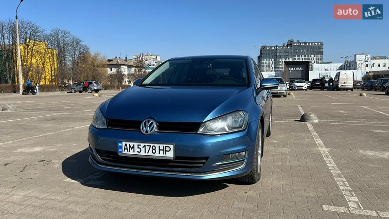Хетчбек Volkswagen Golf 2015 в Києві