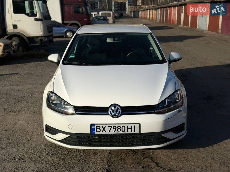 Хэтчбек Volkswagen Golf 2020 в Киеве