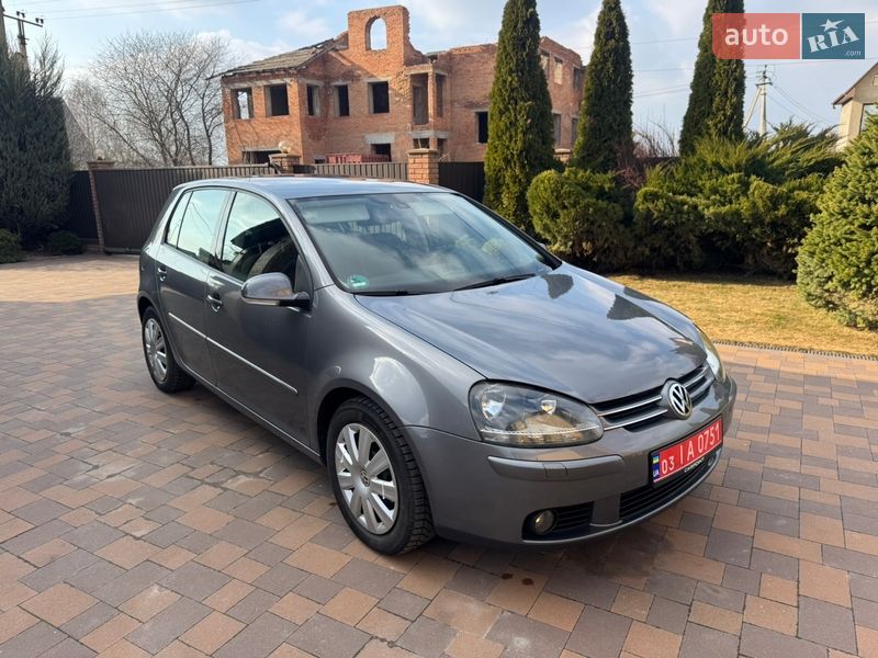 Хэтчбек Volkswagen Golf 2008 в Барышевке