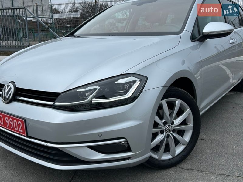 Універсал Volkswagen Golf 2020 в Дніпрі