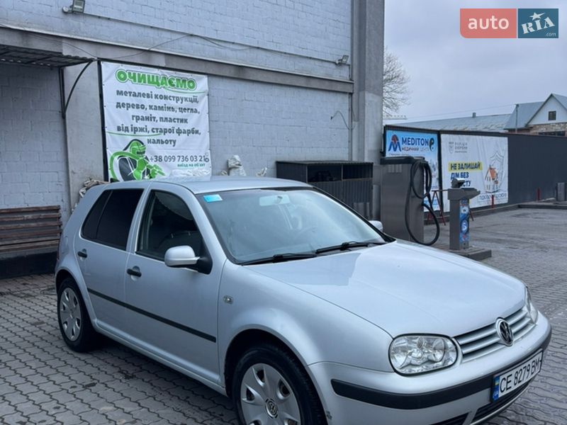 Хетчбек Volkswagen Golf 2000 в Чернівцях