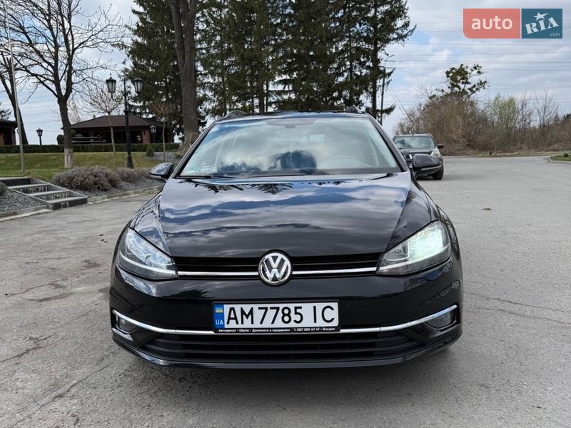 Універсал Volkswagen Golf 2017 в Звягелі