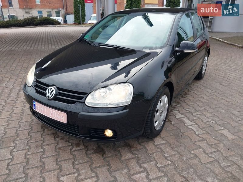 Хэтчбек Volkswagen Golf 2005 в Сумах