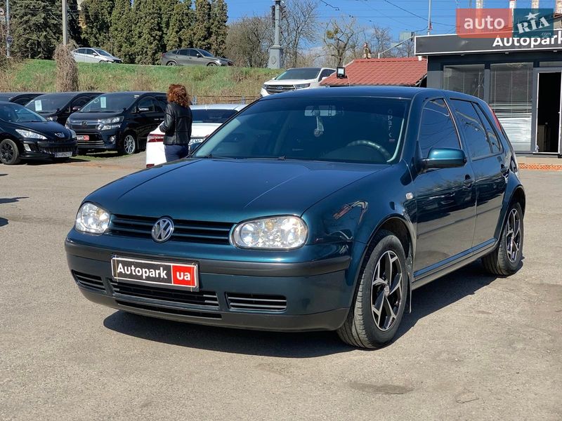 Хэтчбек Volkswagen Golf 2002 в Виннице
