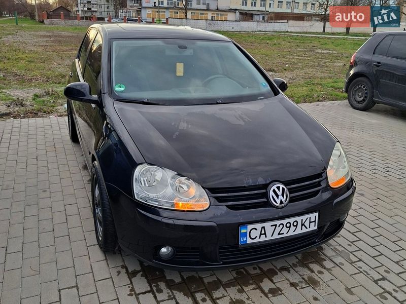 Хэтчбек Volkswagen Golf 2004 в Белой Церкви Хэтчбек Volkswagen Golf 2004 в Белой Церкви