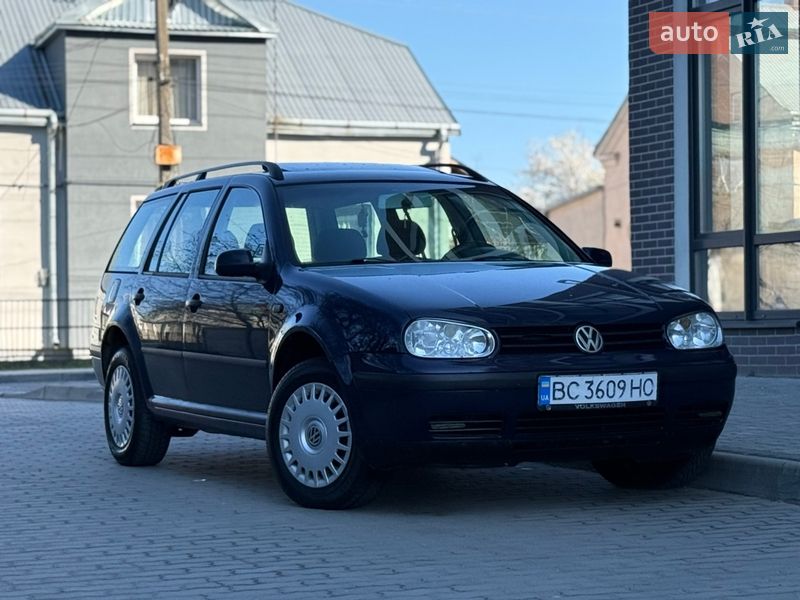 Универсал Volkswagen Golf 1999 в Жовкве