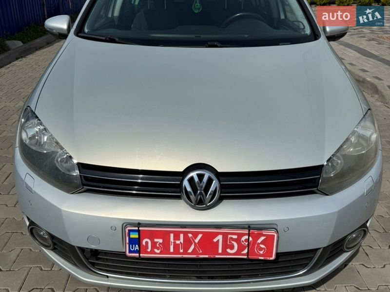 Хэтчбек Volkswagen Golf 2009 в Луцке